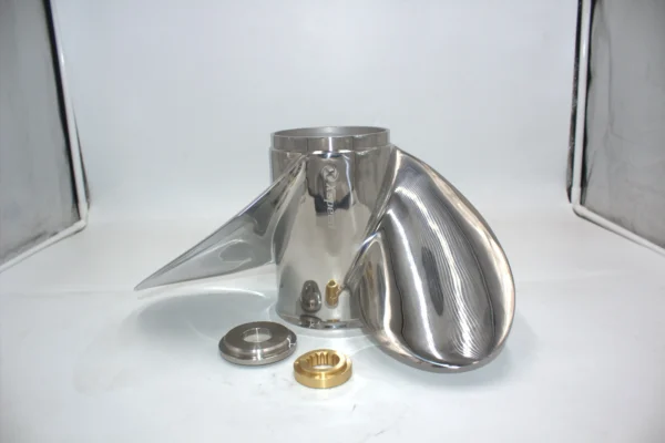 ICSER-138-17OY-YAM-5 Yamaha 14x19 Stainless Steel Propeller Replacement with Hub Kit 3 Blade 15 Tooth LH 150-300HP Outboard Propeller